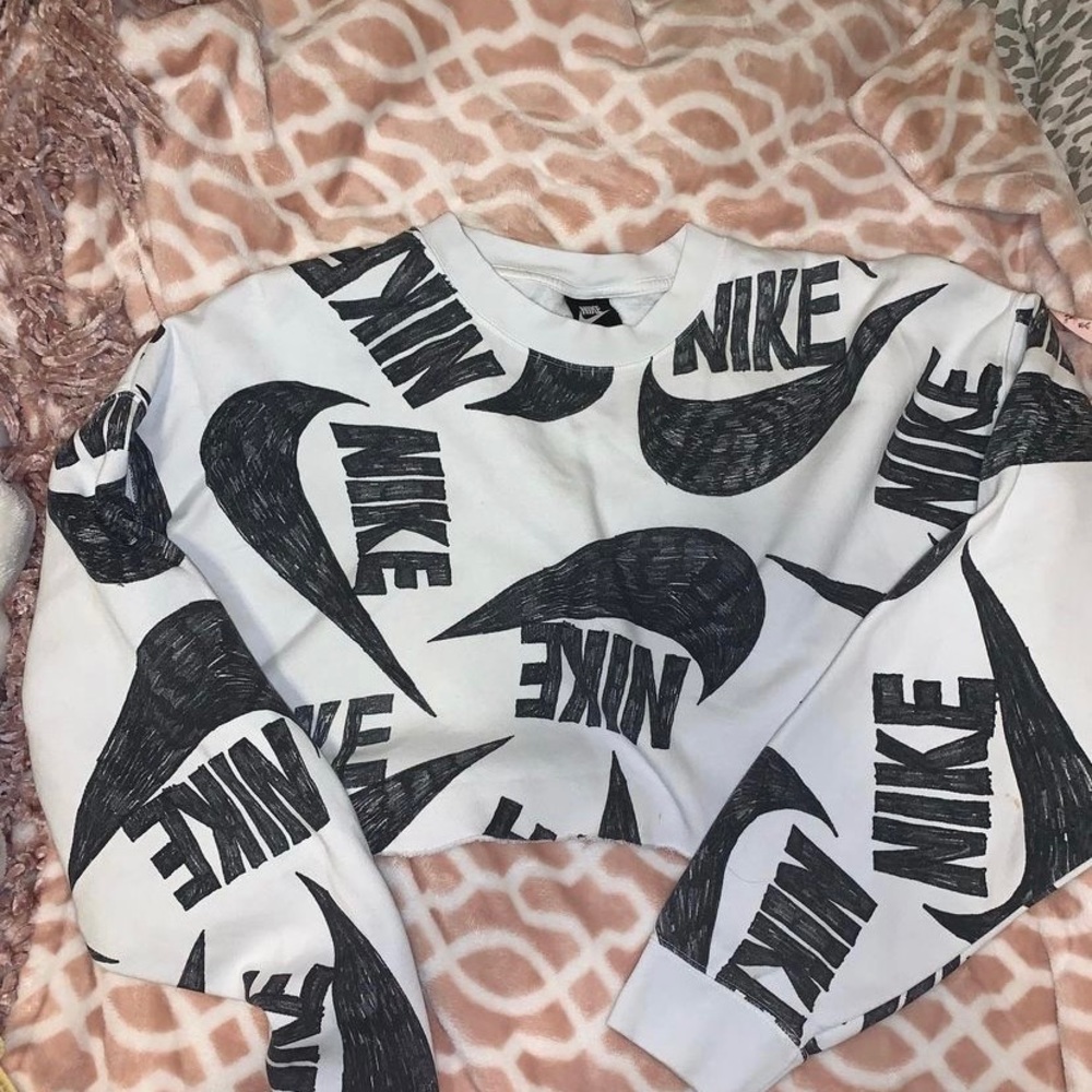 cropped nike crewneck